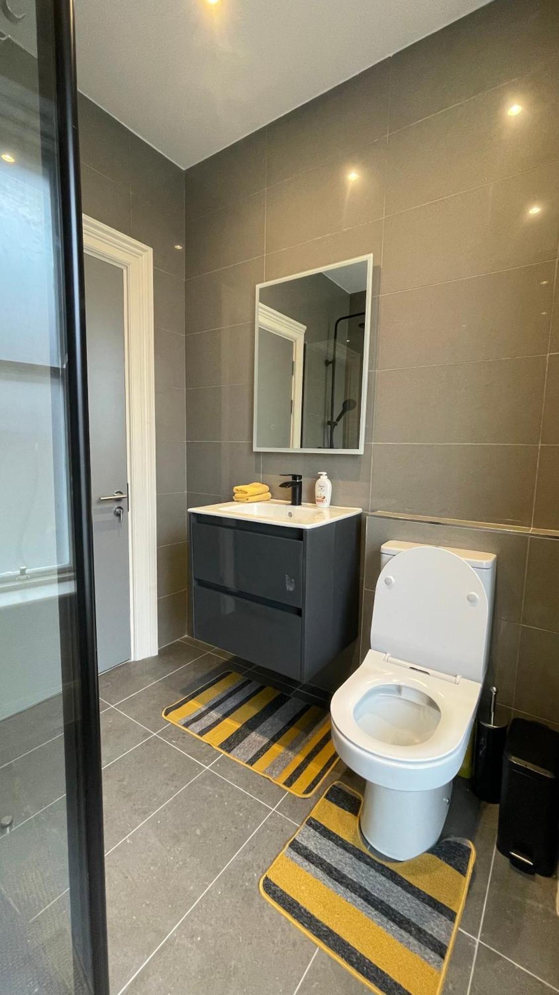 Spire Entire Apartment No Kitchen Dublin Eksteriør bilde